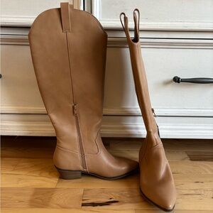 NWT - Size 8, Light Brown Boots